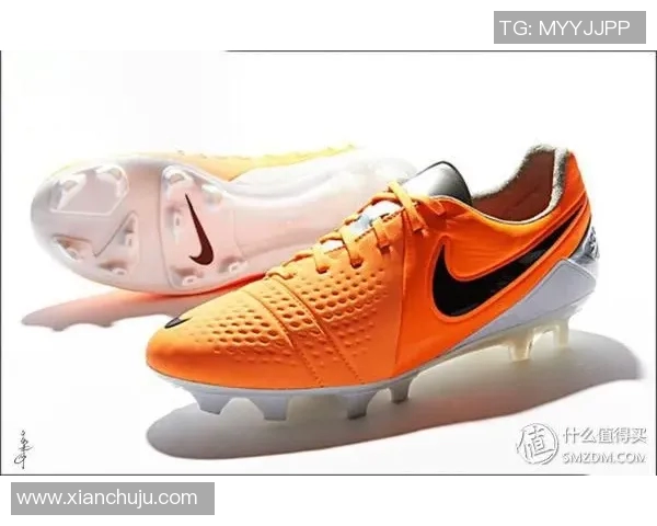 宽脚足球球员的鞋款选择解析如何找到最适合自己的足球鞋